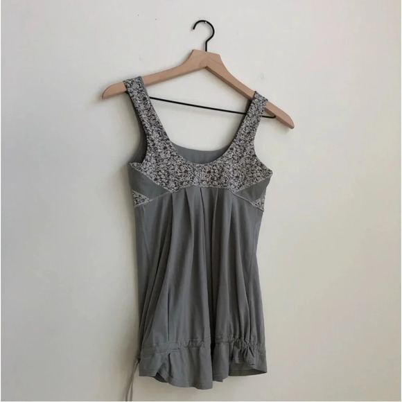 Lululemon Elevate Tank top Ambient Grey /Petite fleur silver
spoon sleeveless - Picture 7 of 12